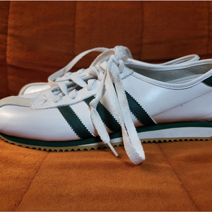 2005 Adidas Originals Country Sz: 9 1/2 Used